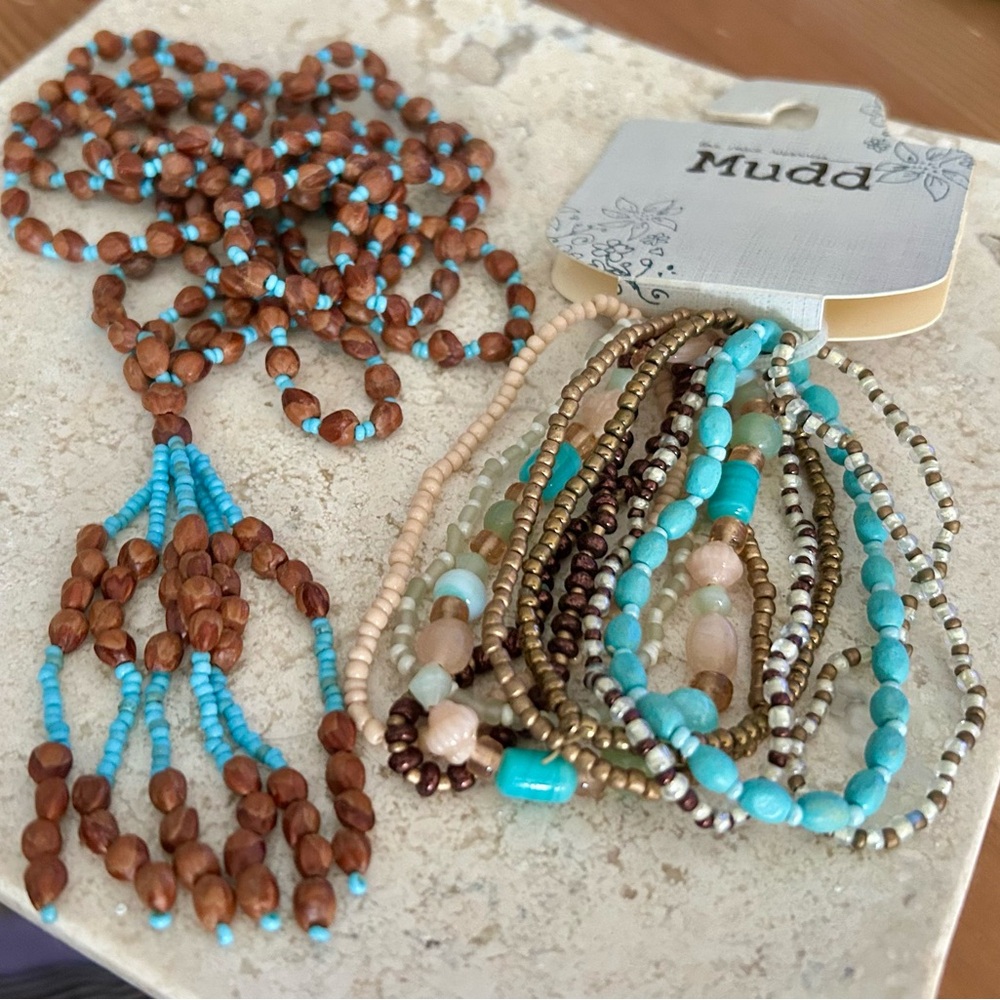 Lightweight beachy fashion jewelry set; MUDD stretch bracelets; beaded neck
